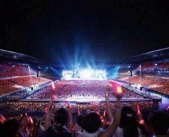 日産スタジアムスタンド1階席ステージ正面見え方