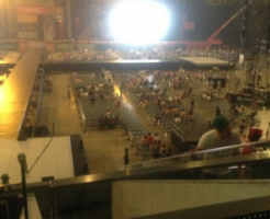 札幌ドームスタンド1階見え方ステージ傍画像